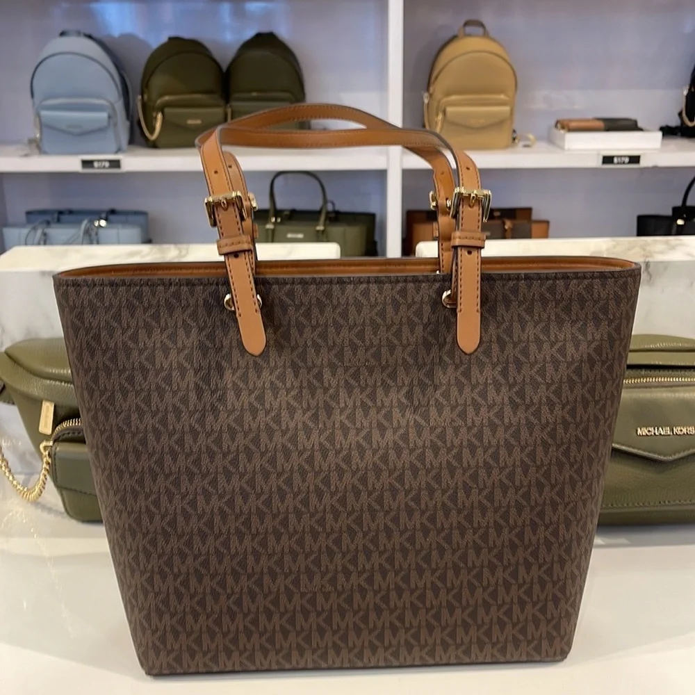 MICHAEL KORS JET SET TRAVEL MEDIUM DOUBLE POCKET TOTE 
BROWN SIGNATURE
NWT - Picture 16 of 16